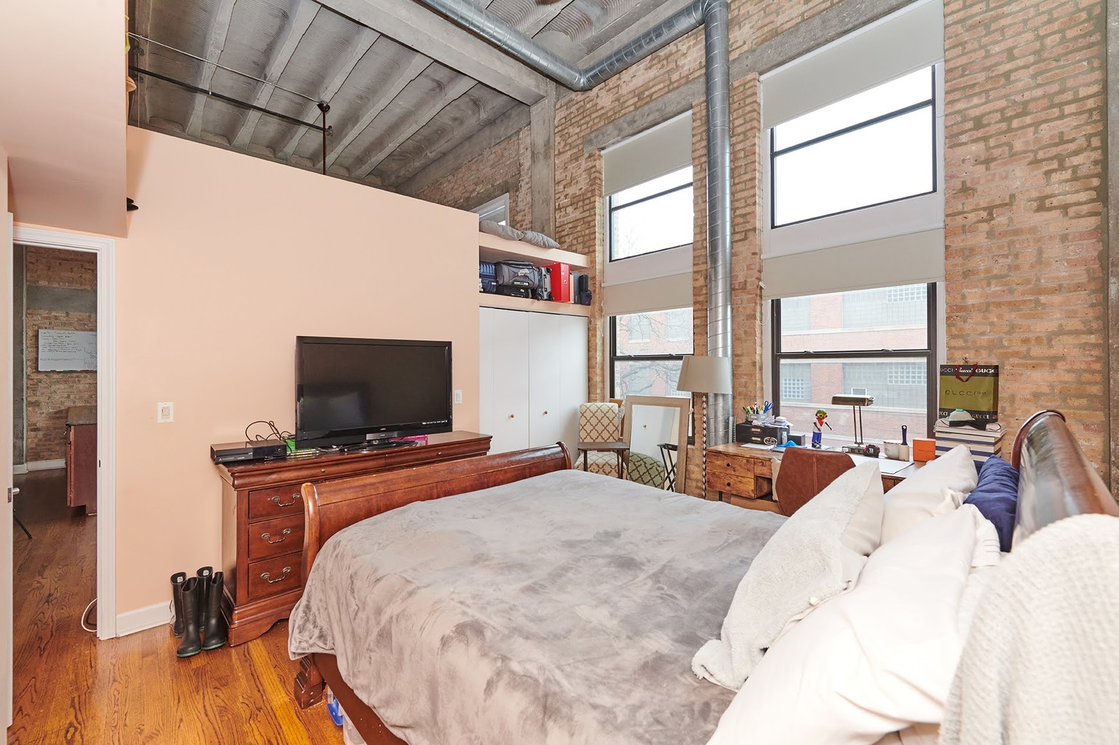 2545 S DEARBORN Street Unit: 323