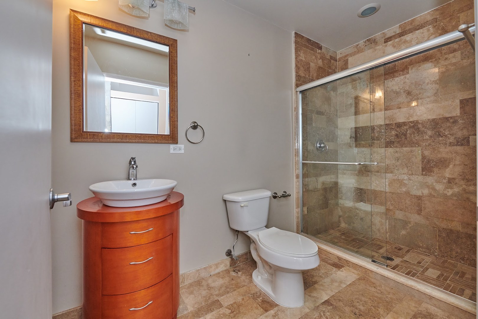 2545 S DEARBORN Street Unit: 323
