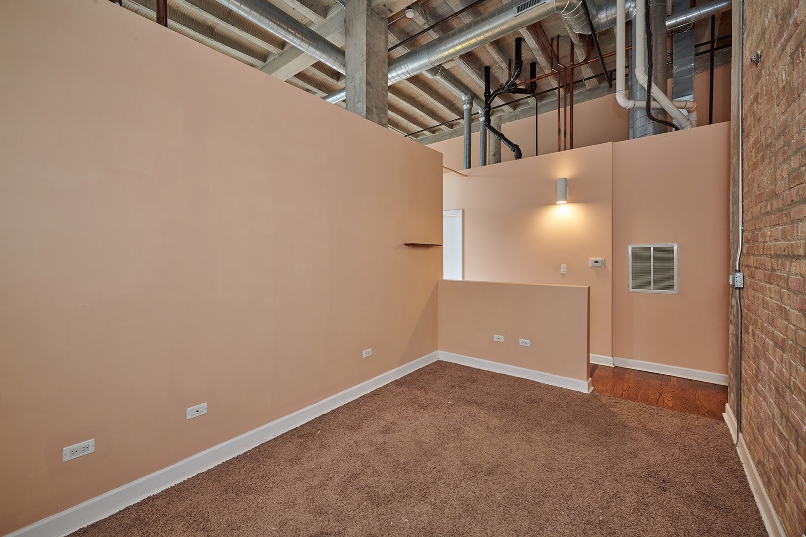 2545 S DEARBORN Street Unit: 323