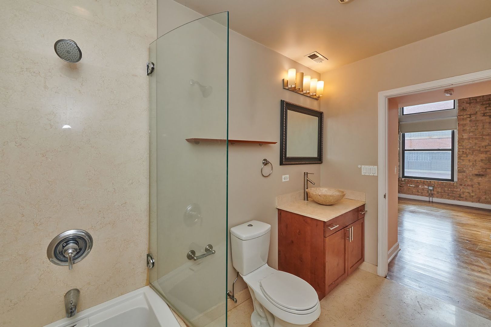2545 S DEARBORN Street Unit: 323