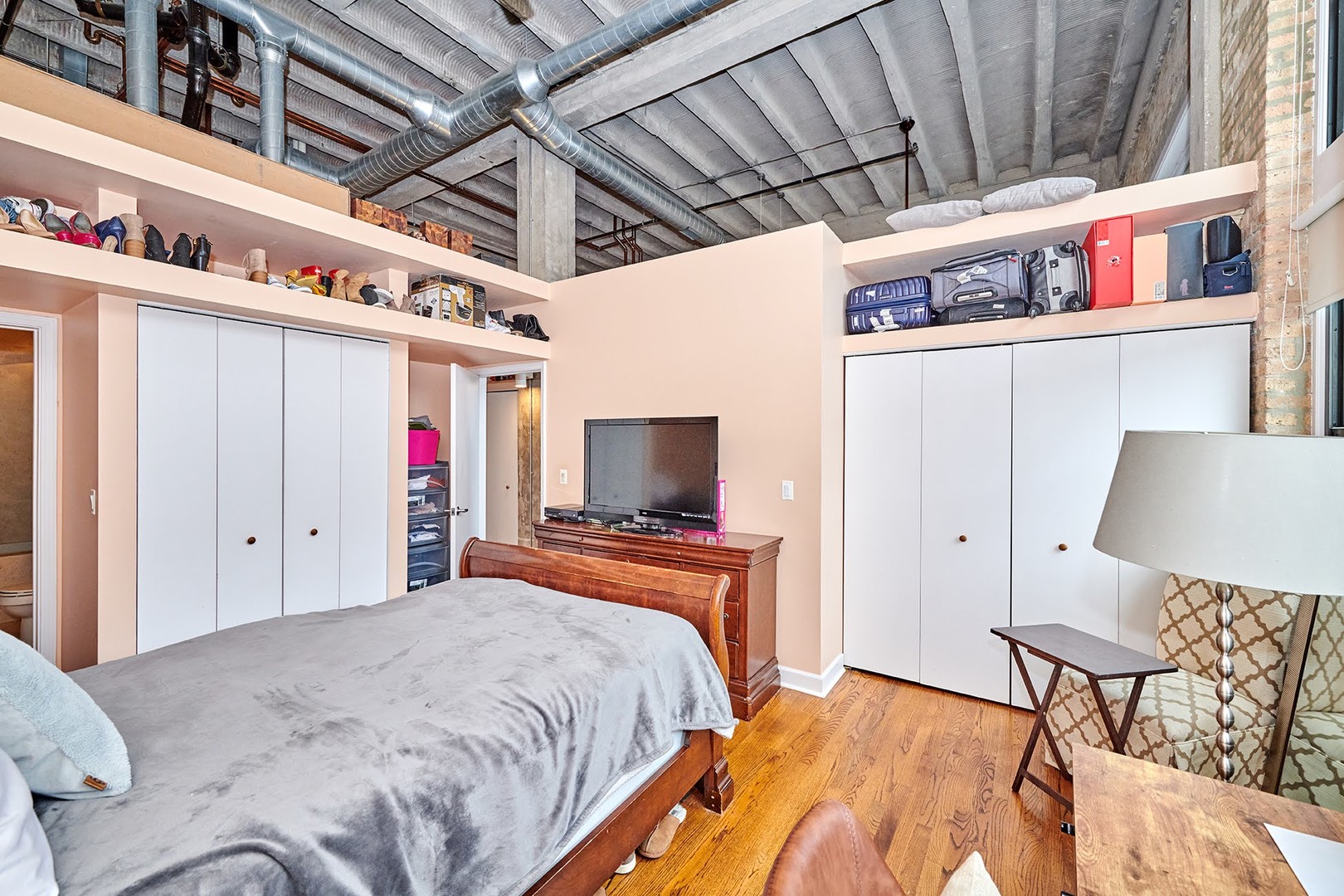 2545 S DEARBORN Street Unit: 323
