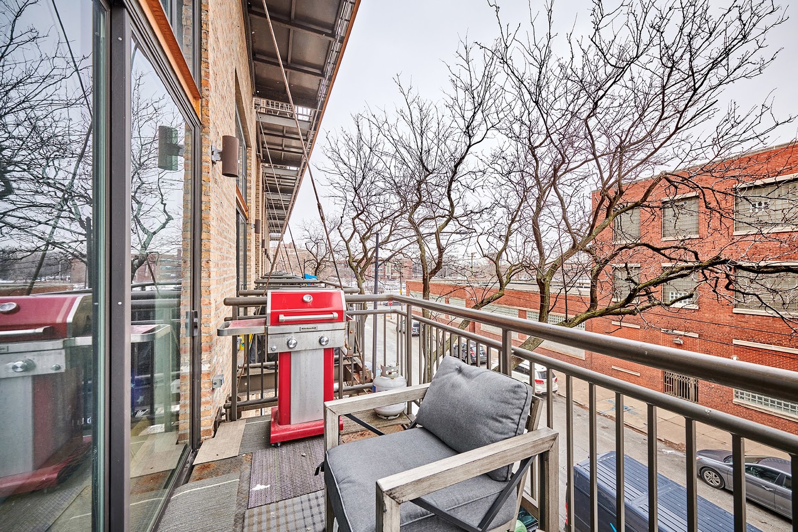 2545 S DEARBORN Street Unit: 323