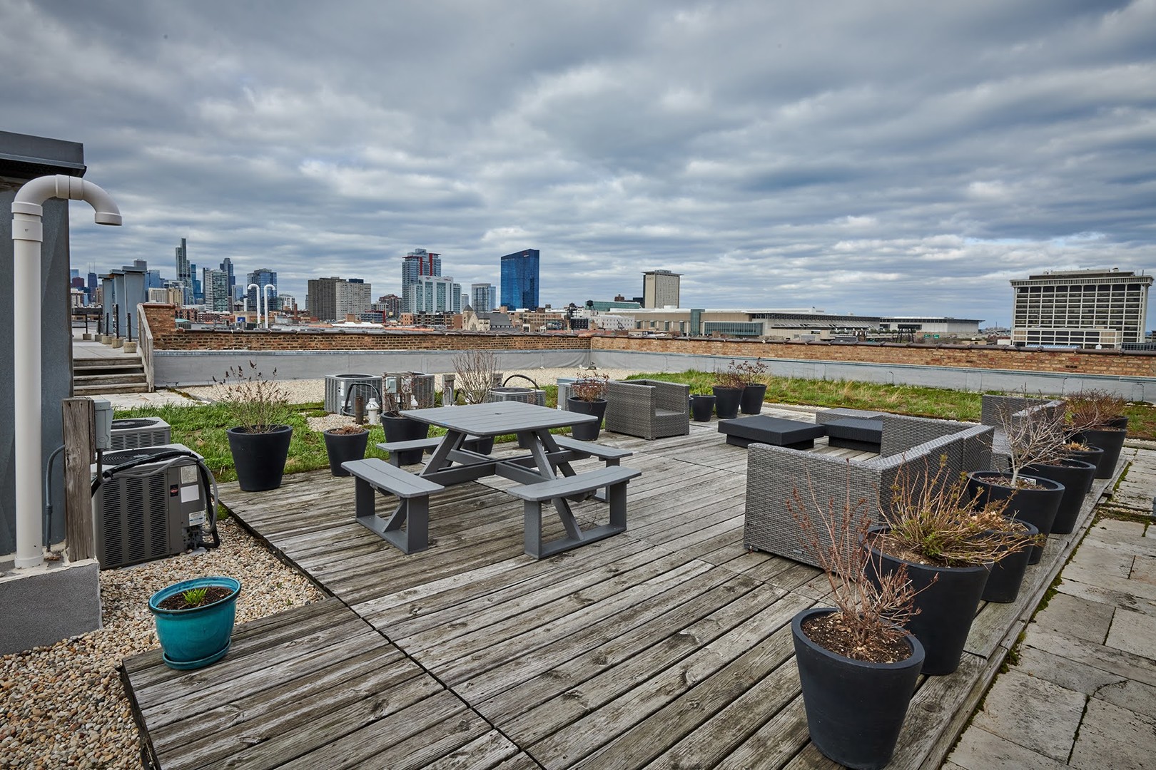 2545 S DEARBORN Street Unit: 323