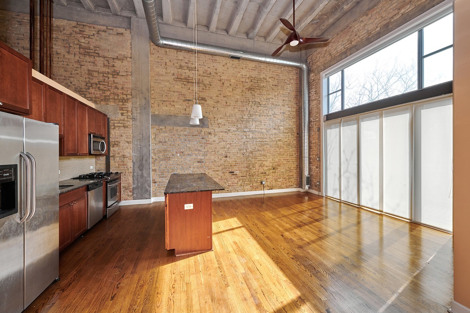 2545 S DEARBORN Street Unit: 323