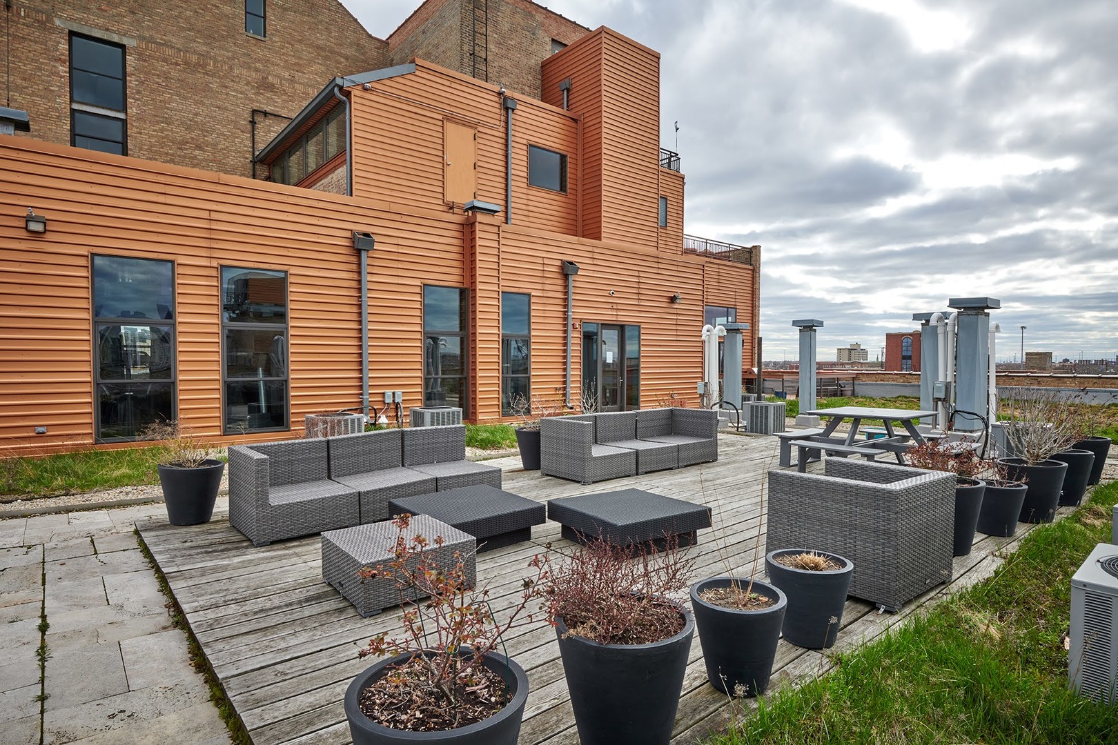 2545 S DEARBORN Street Unit: 323