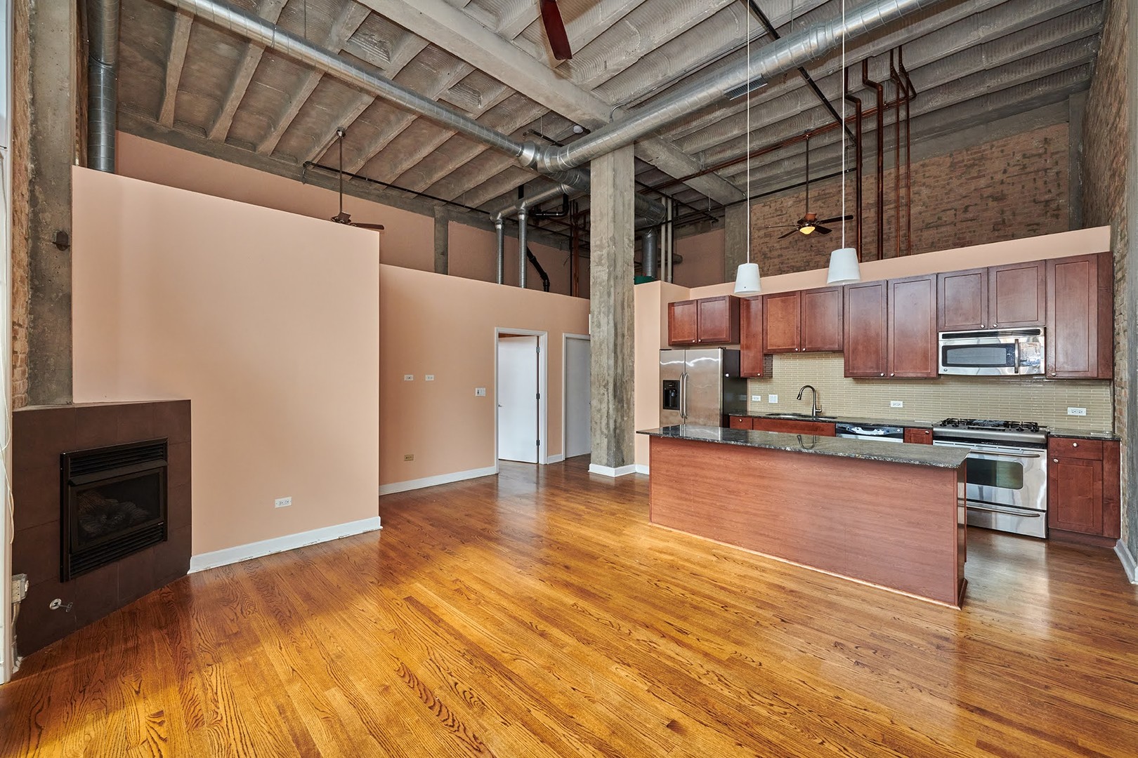 2545 S DEARBORN Street Unit: 323