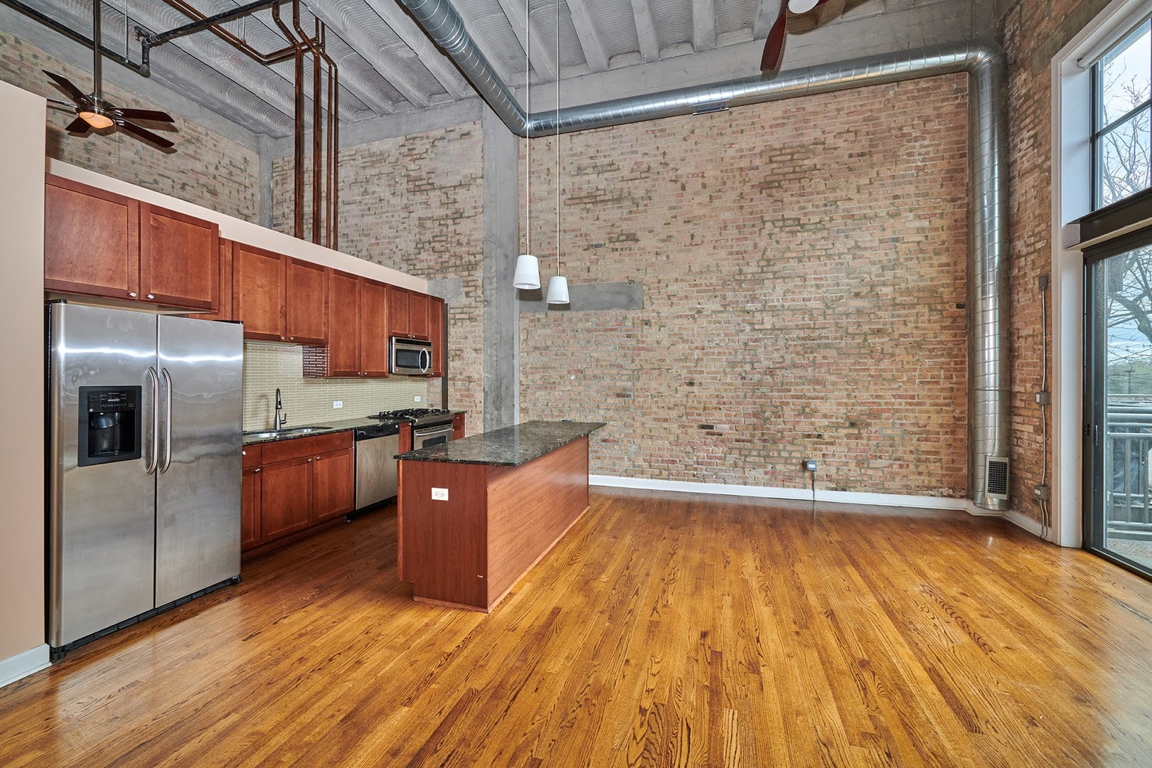 2545 S DEARBORN Street Unit: 323