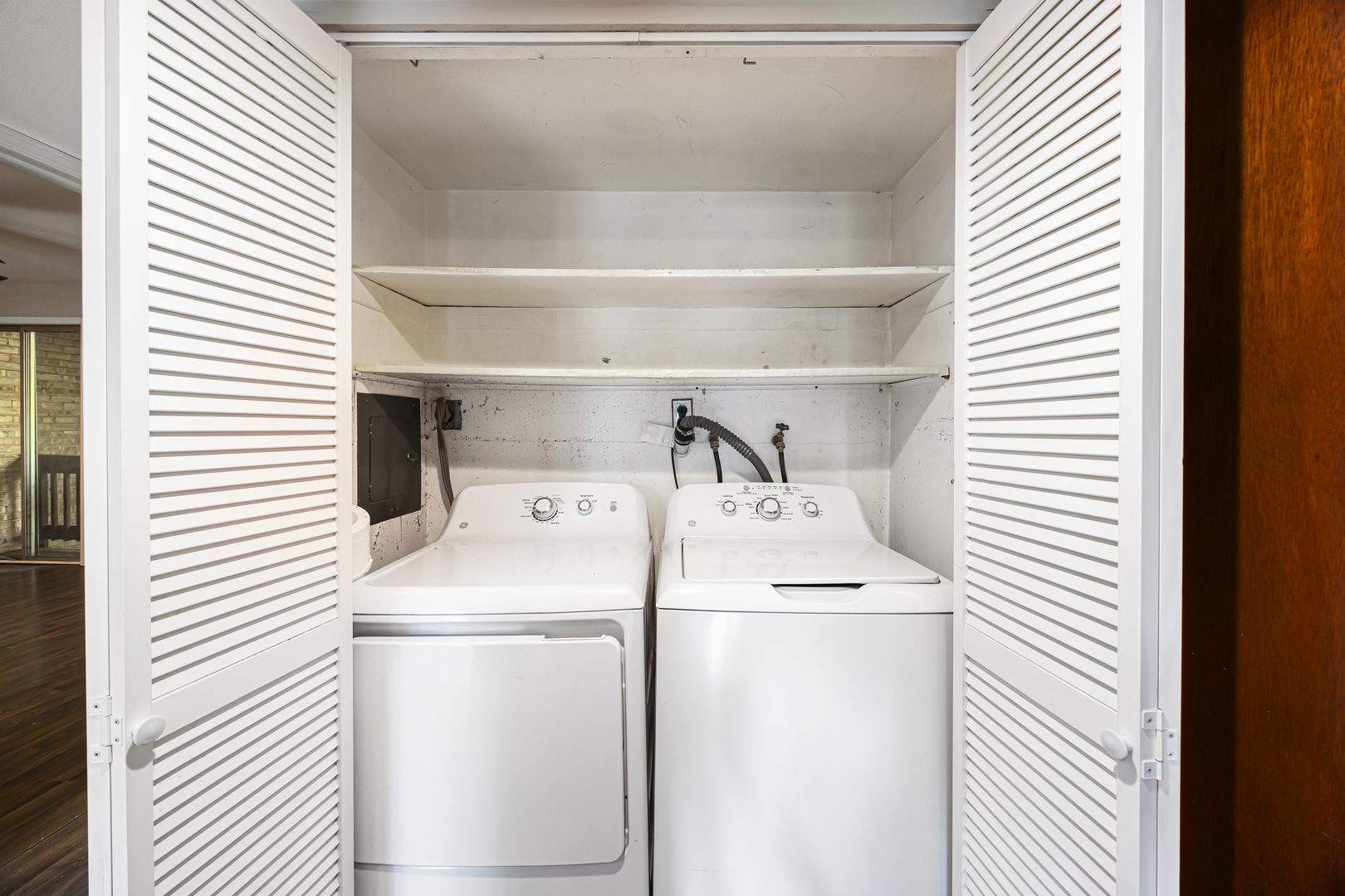 5515 Lakeside Drive Unit: 1D