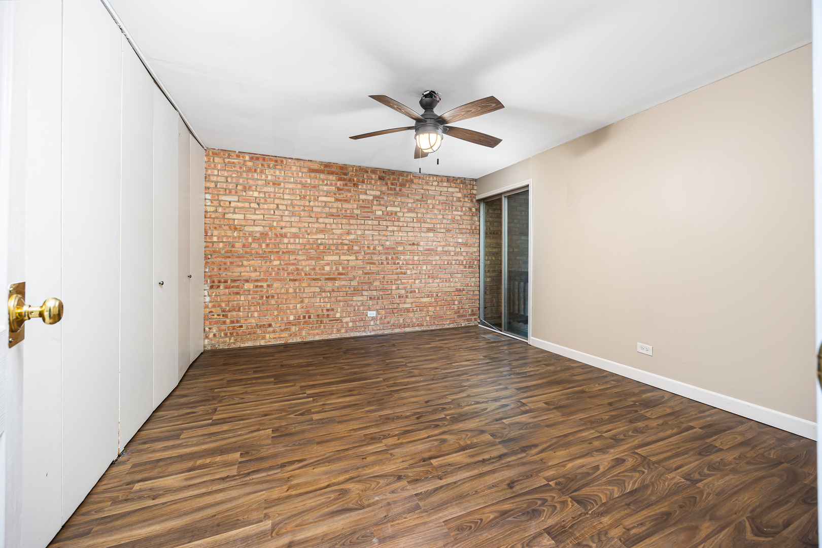 5515 Lakeside Drive Unit: 1D
