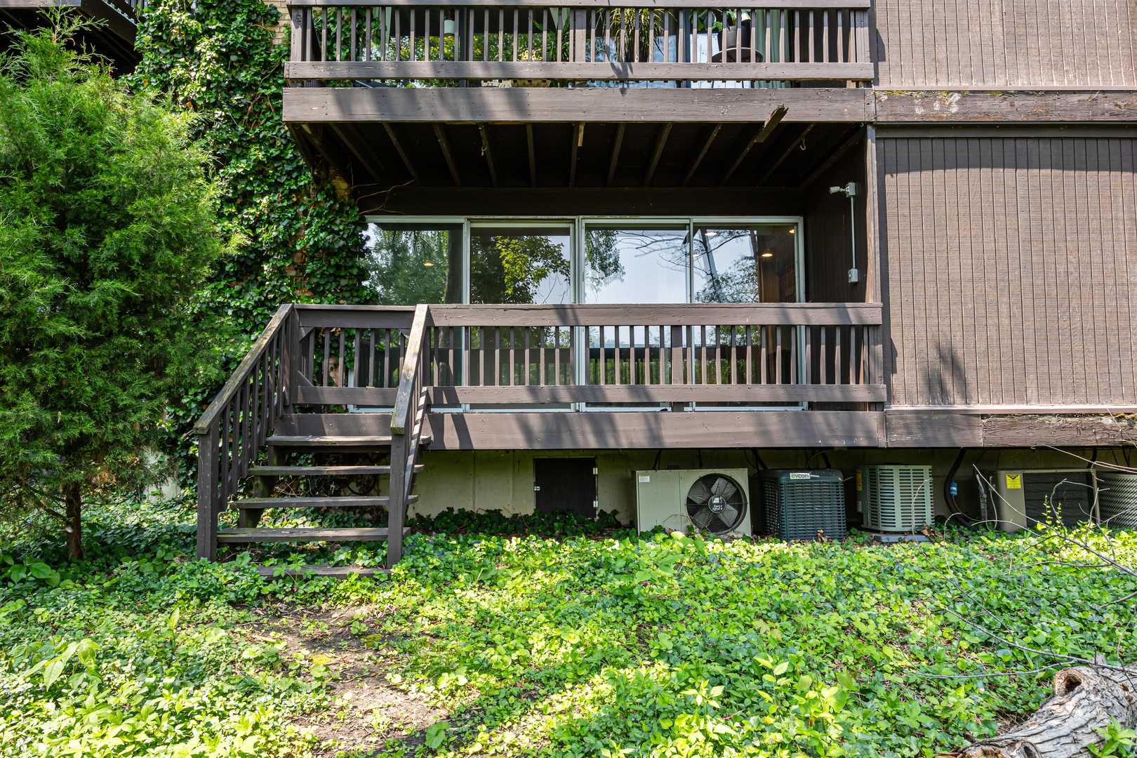 5515 Lakeside Drive Unit: 1D