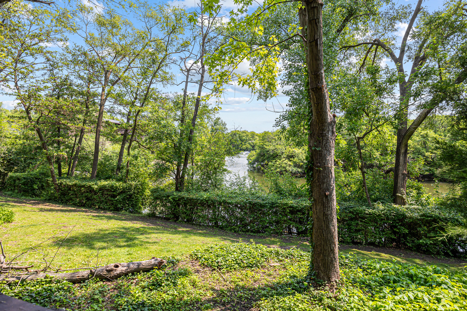5515 Lakeside Drive Unit: 1D