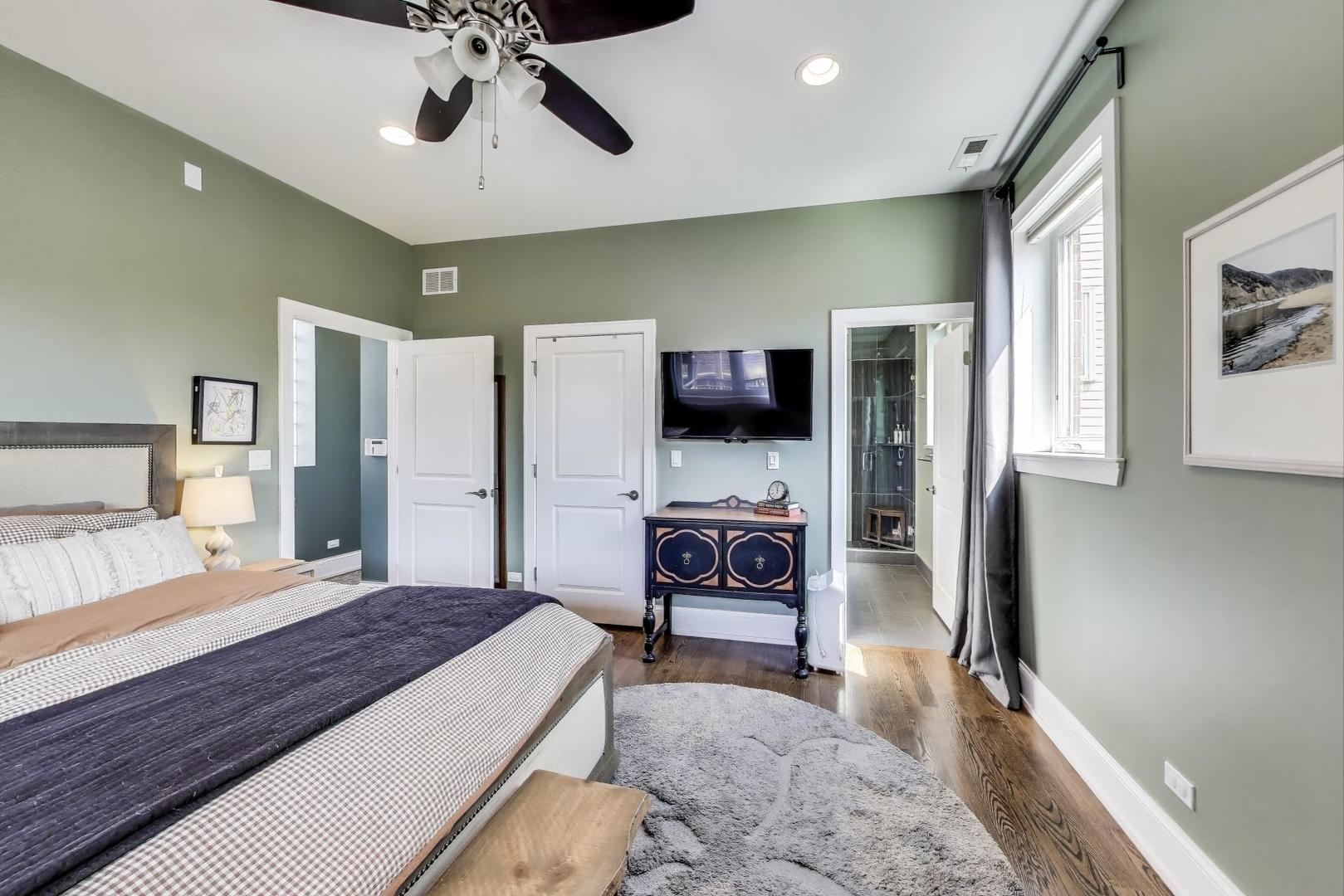 2627 W Thomas Street Unit: 2