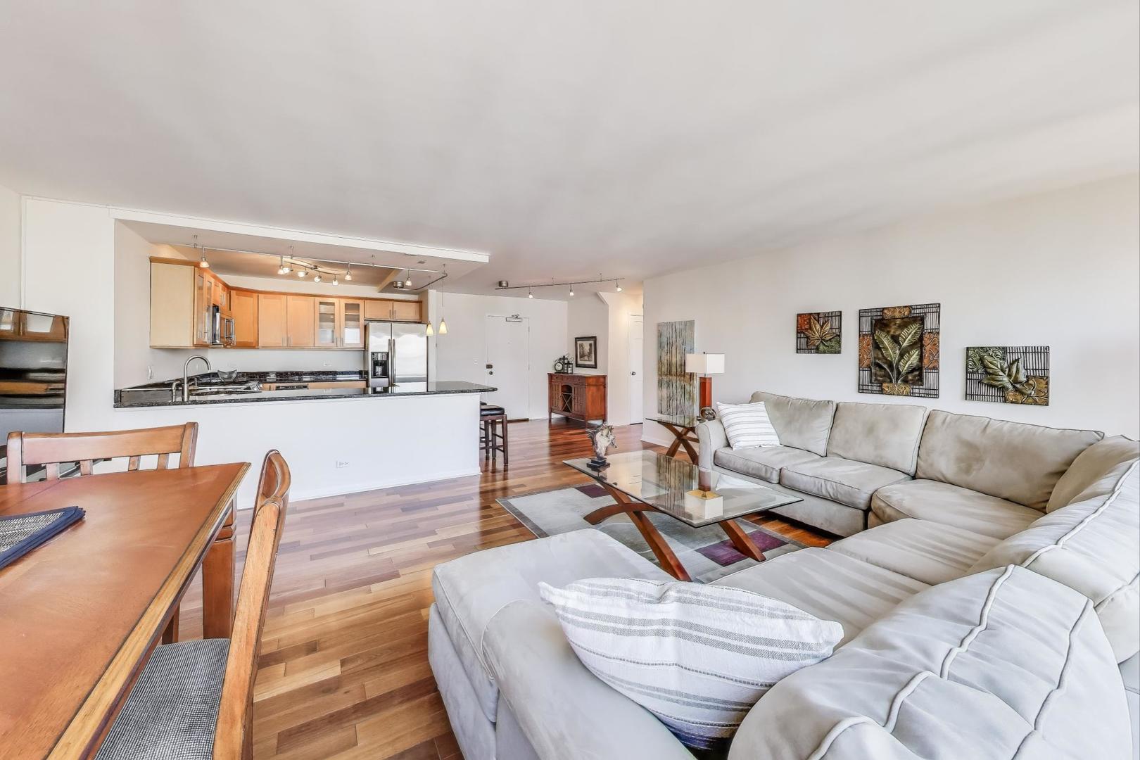 850 N Dewitt Place Unit: 20E