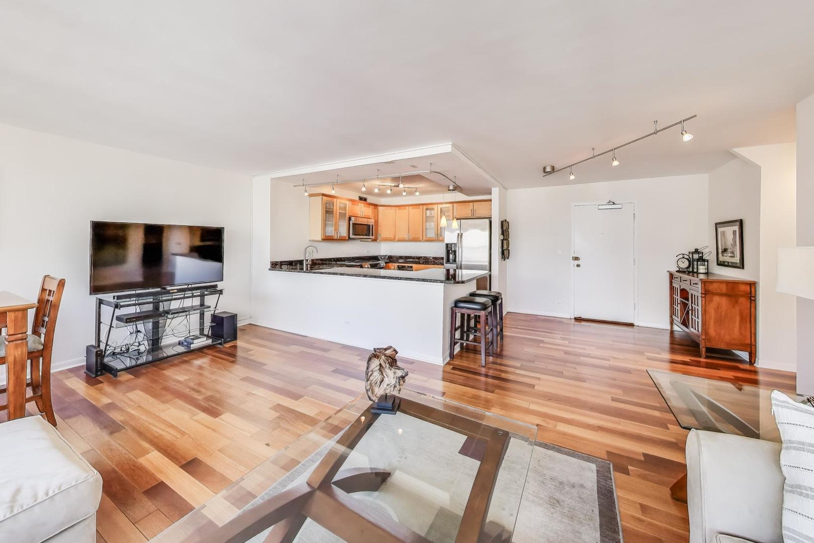 850 N Dewitt Place Unit: 20E