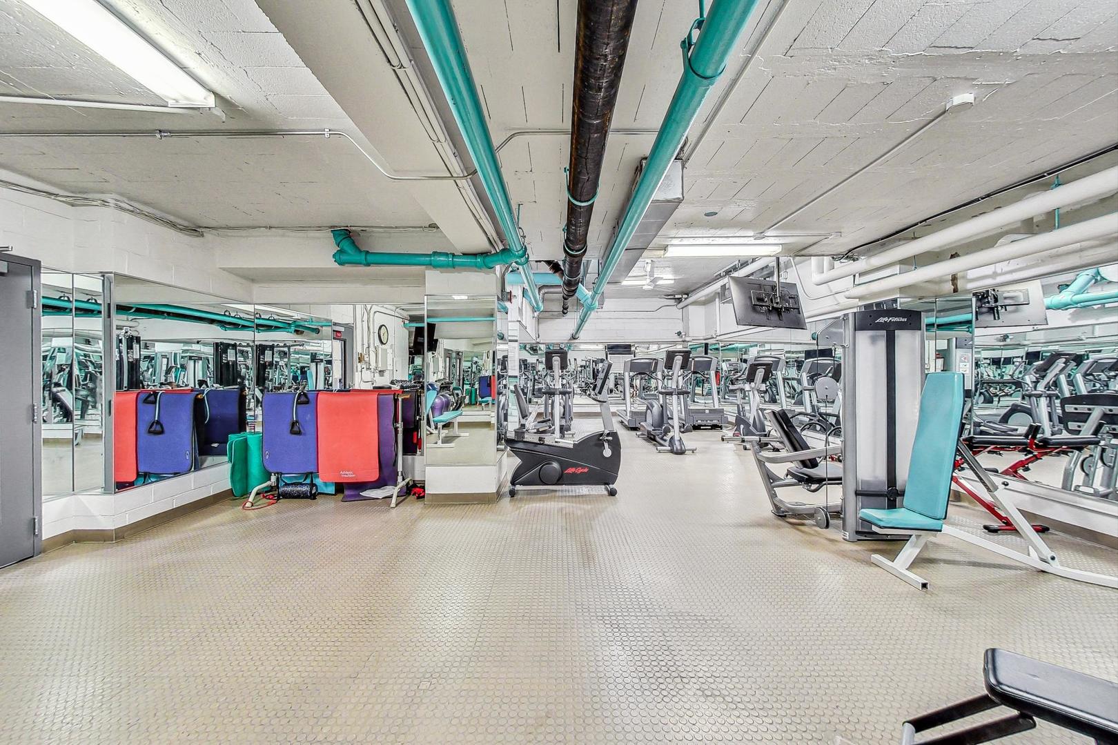 850 N Dewitt Place Unit: 20E