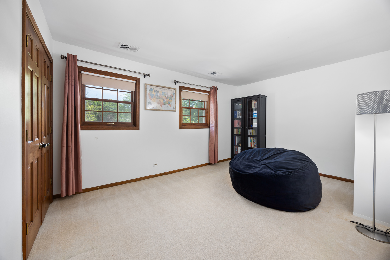 1125 Huntleigh Drive