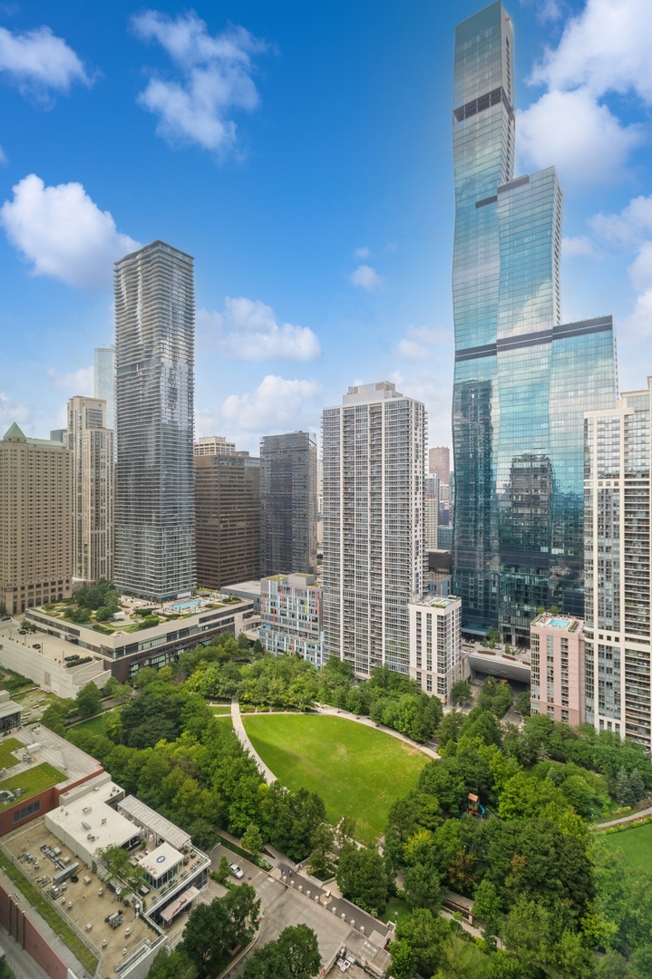 400 E RANDOLPH Street Unit: 3612