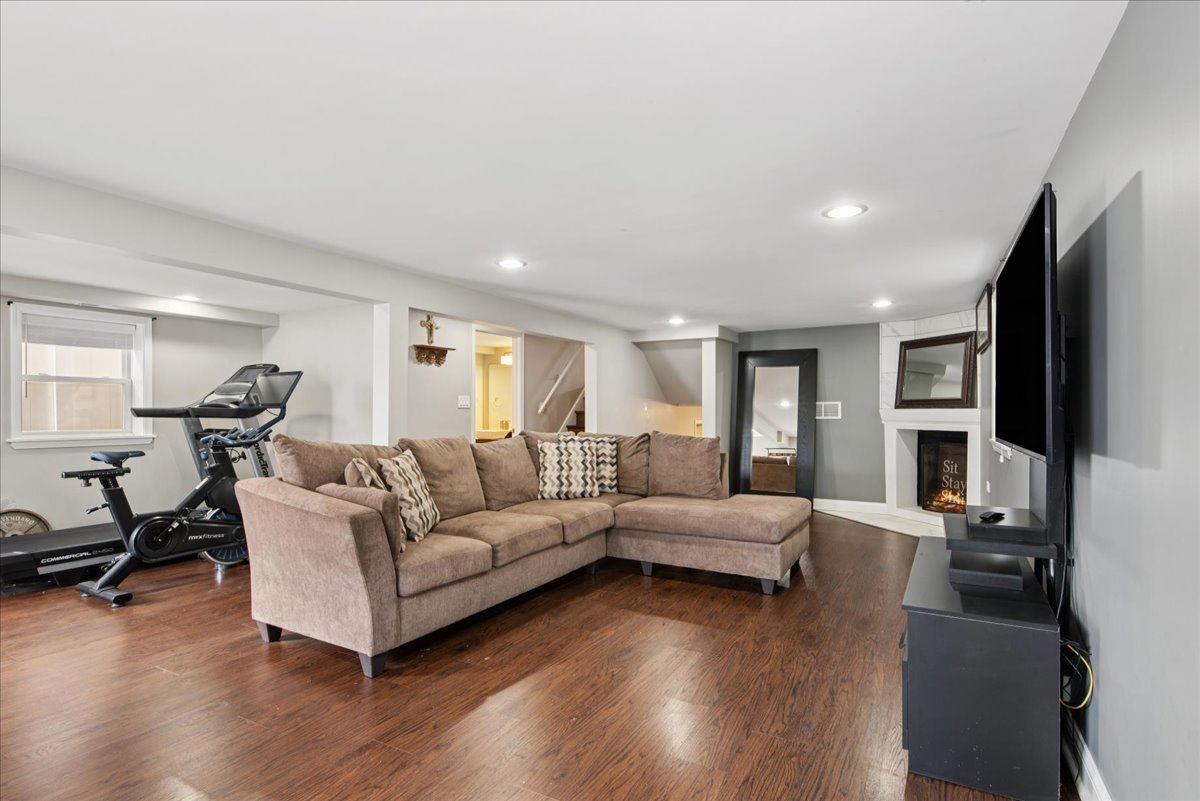 6335 N Central Park Avenue