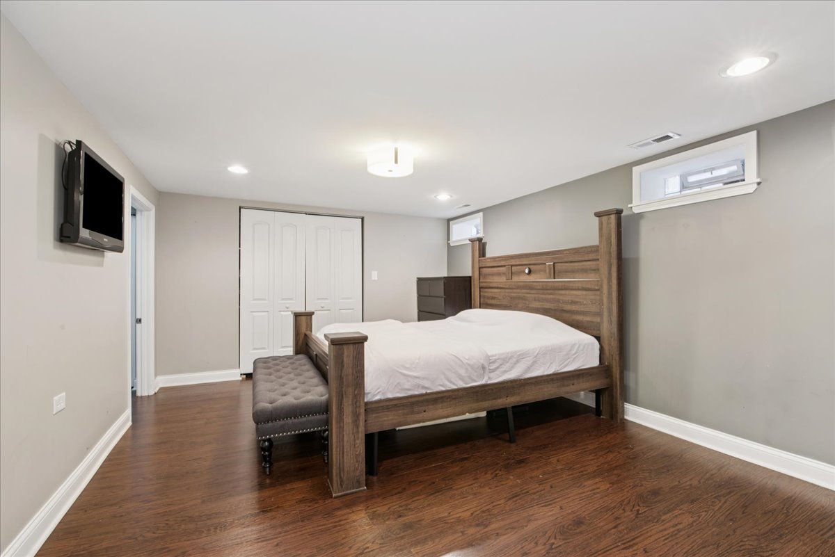 6335 N Central Park Avenue