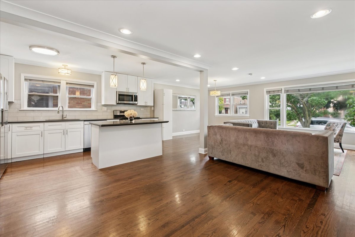 6335 N Central Park Avenue