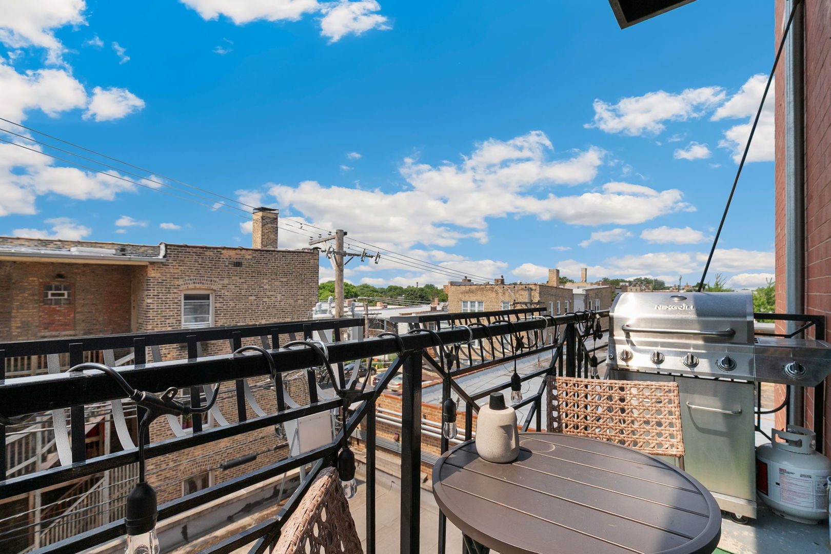 5300 N Lincoln Avenue Unit: 3E