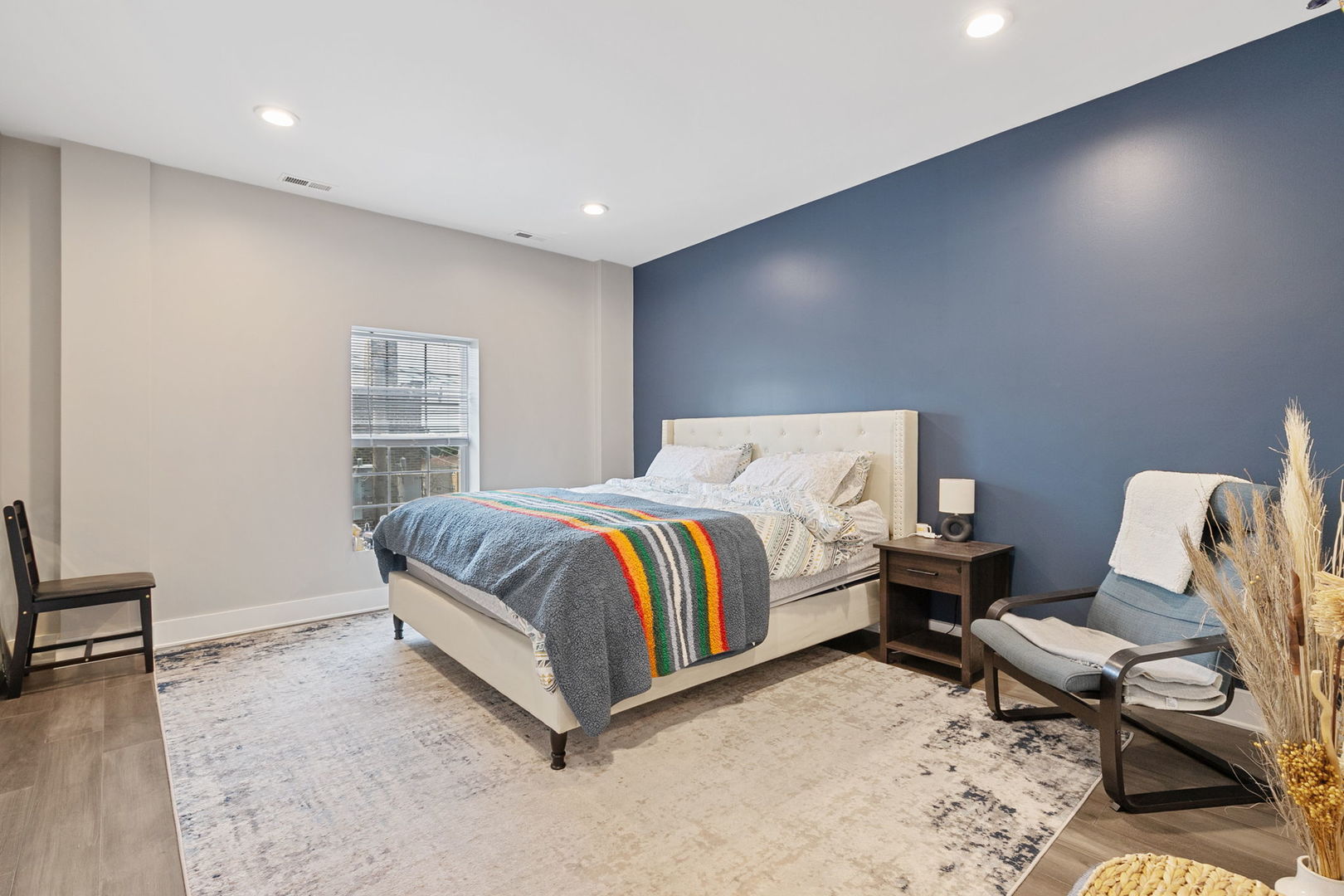 5300 N Lincoln Avenue Unit: 3E