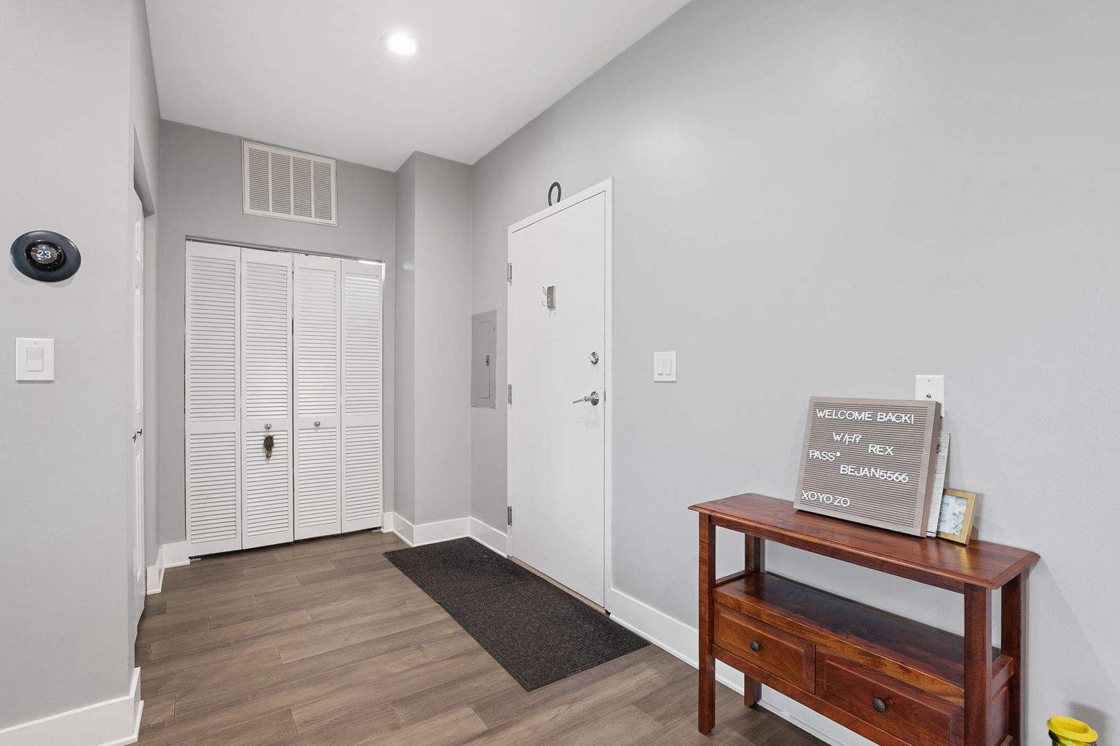 5300 N Lincoln Avenue Unit: 3E