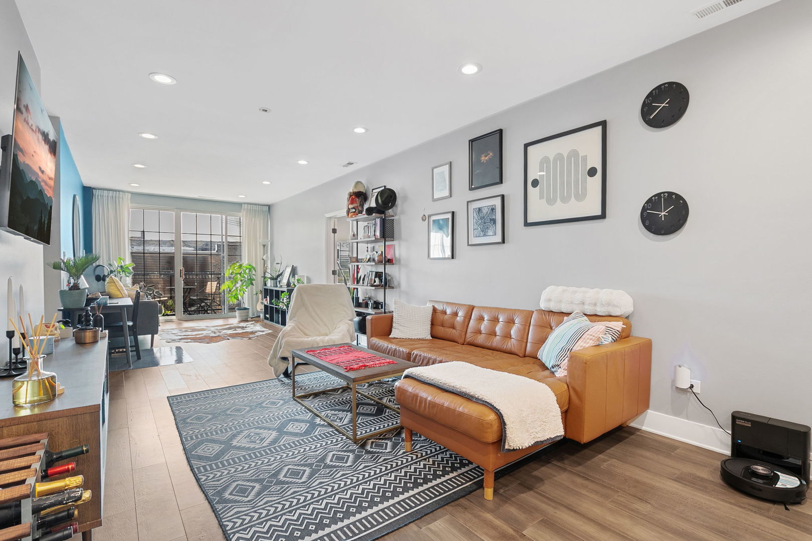 5300 N Lincoln Avenue Unit: 3E