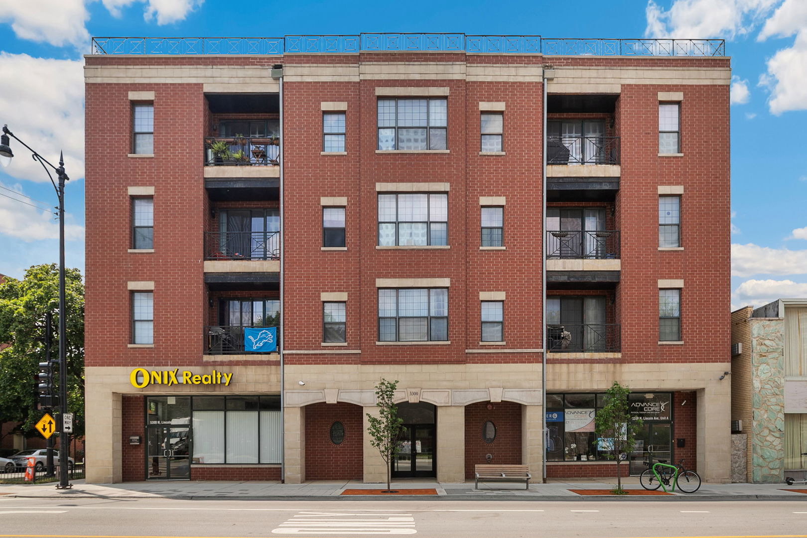 5300 N Lincoln Avenue Unit: 3E