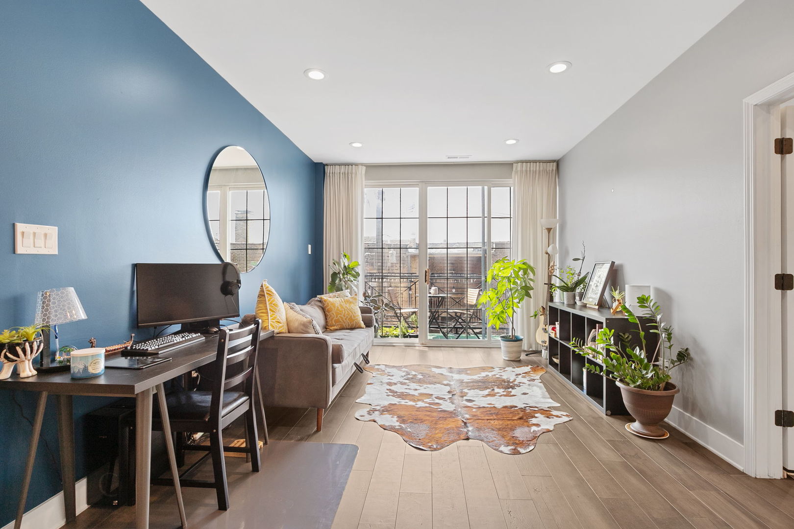 5300 N Lincoln Avenue Unit: 3E