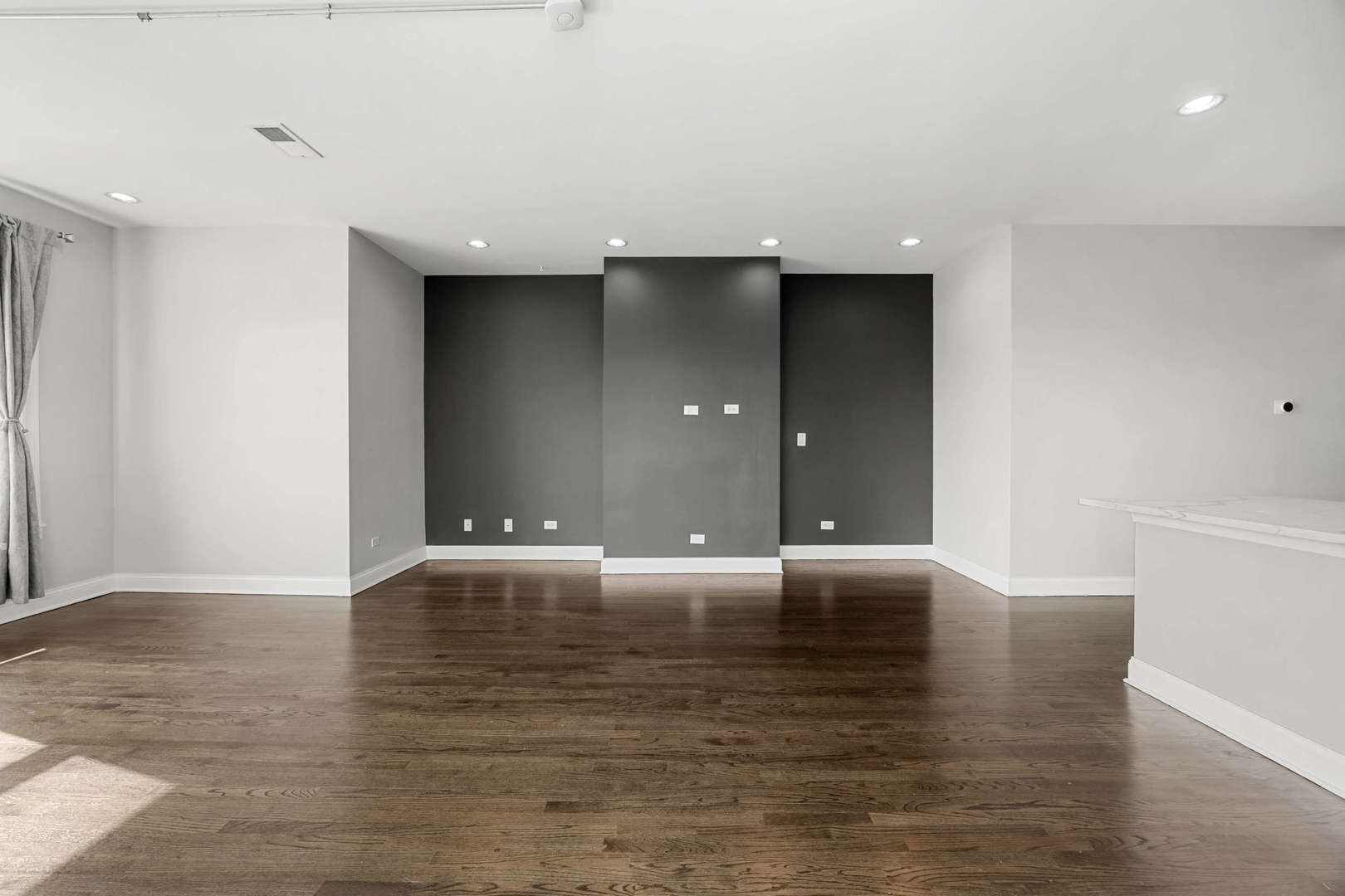 1920 N SPRINGFIELD Avenue Unit: 3N