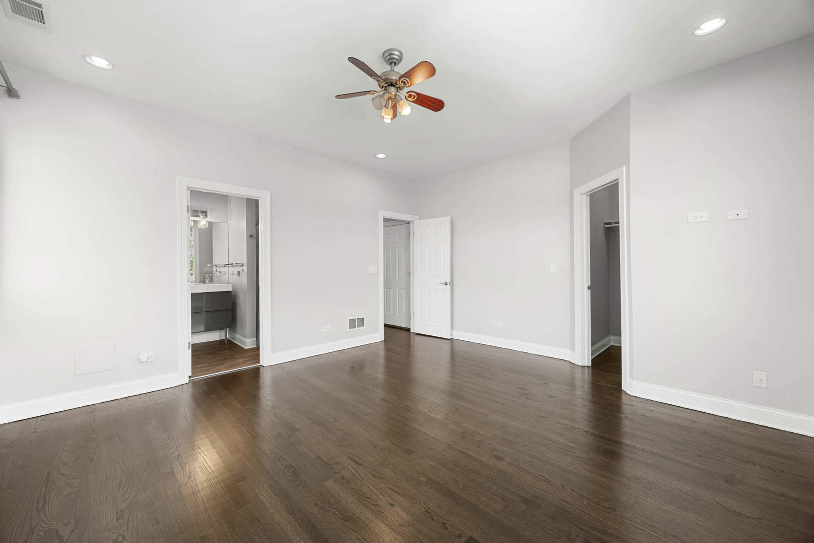 1920 N SPRINGFIELD Avenue Unit: 3N