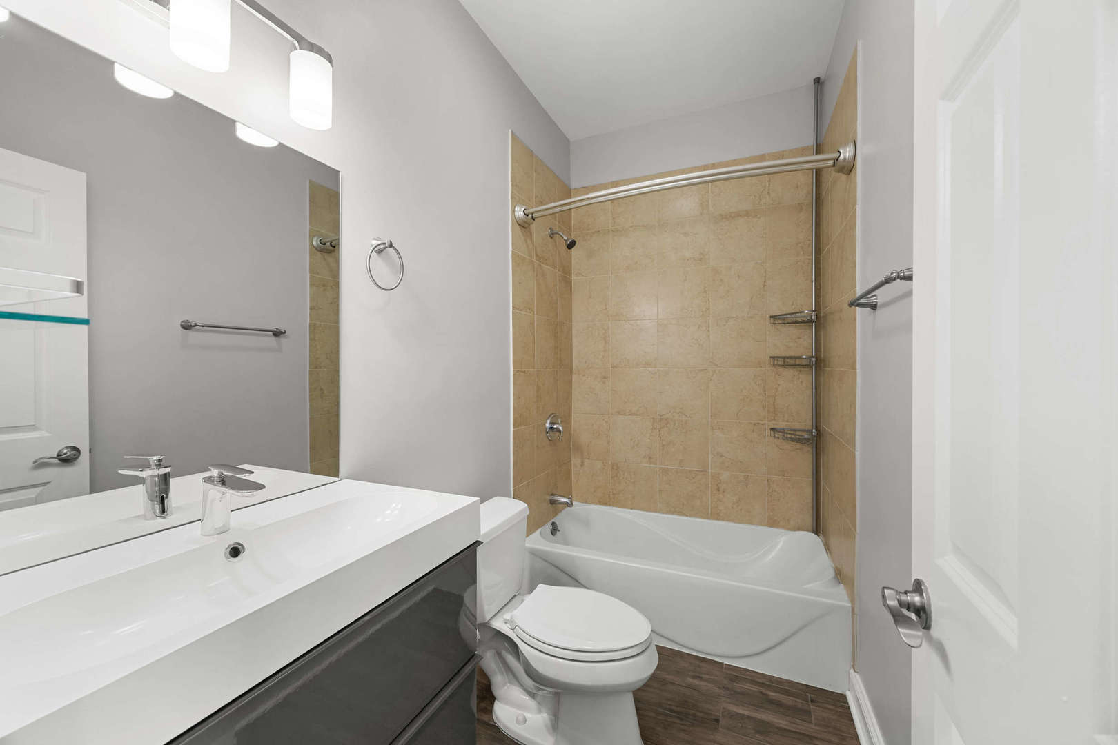 1920 N SPRINGFIELD Avenue Unit: 3N