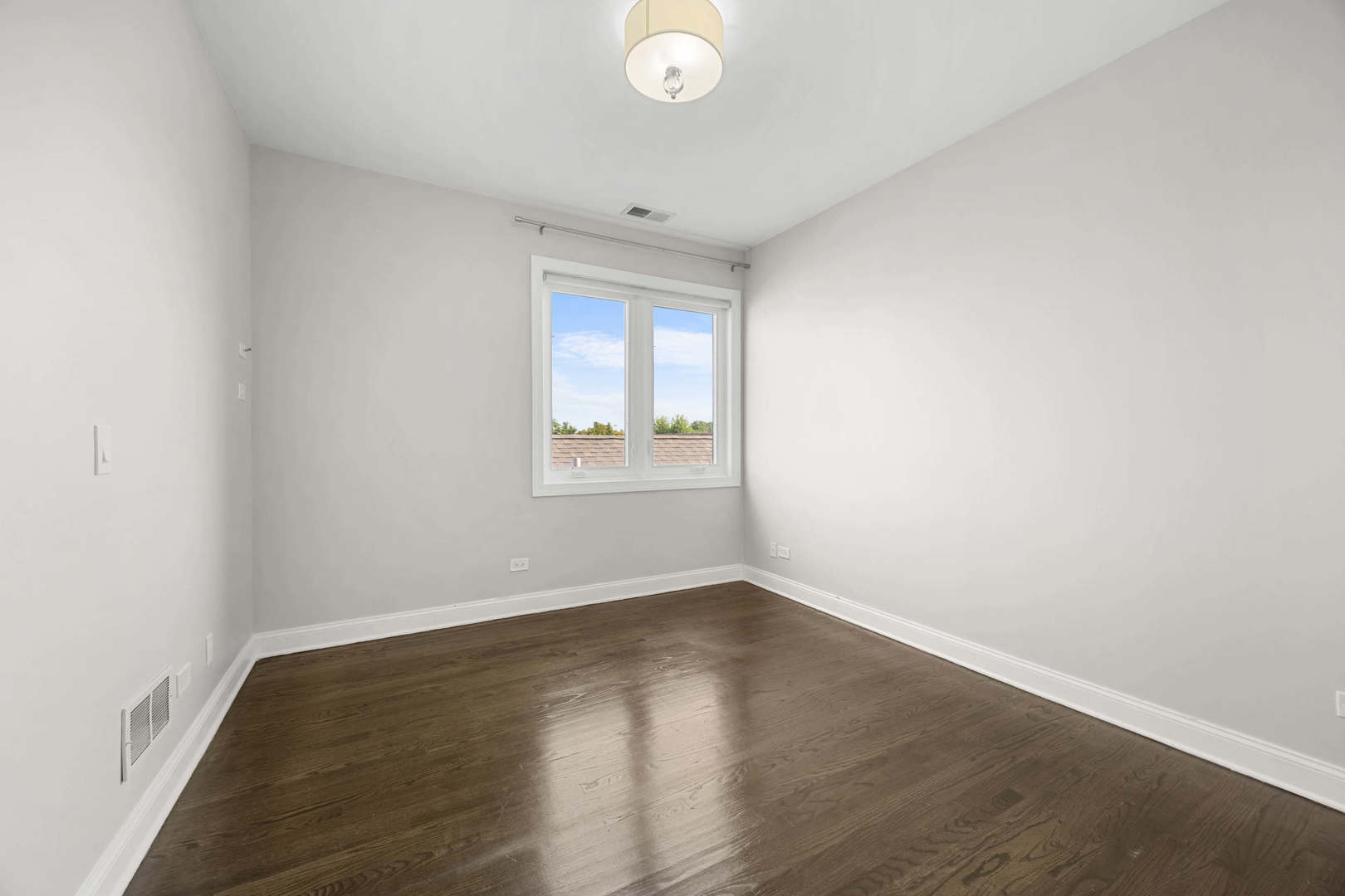 1920 N SPRINGFIELD Avenue Unit: 3N