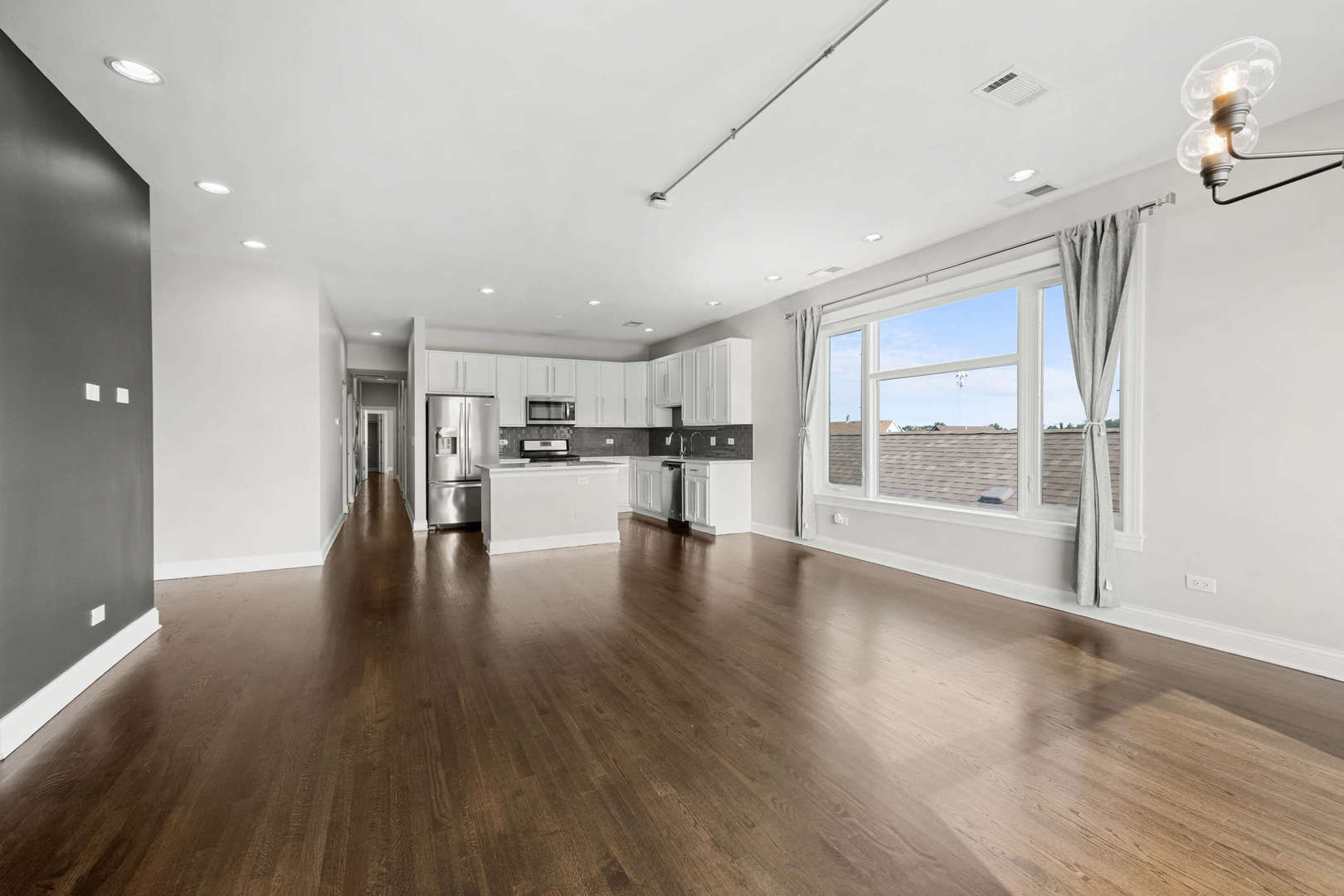 1920 N SPRINGFIELD Avenue Unit: 3N