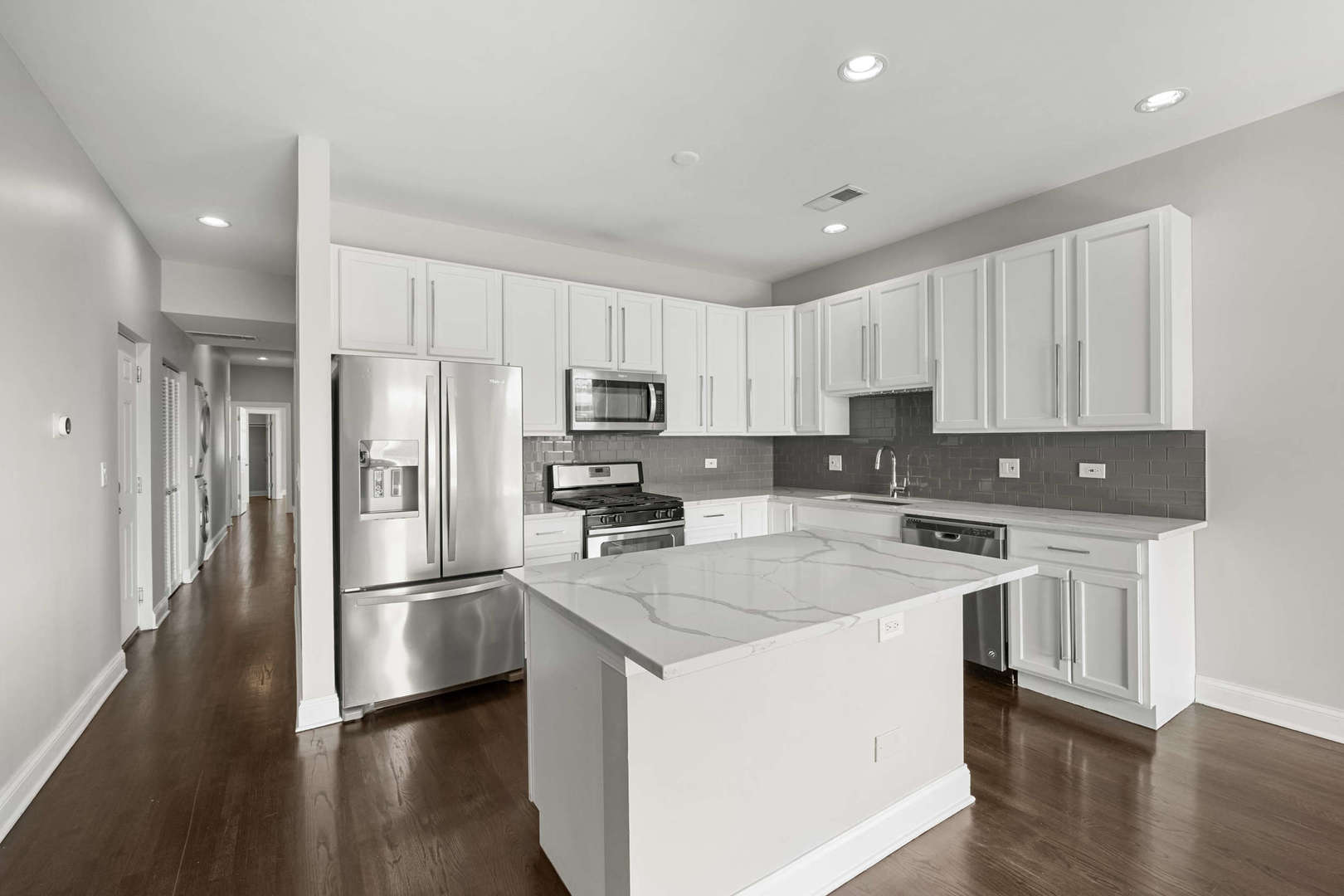 1920 N SPRINGFIELD Avenue Unit: 3N