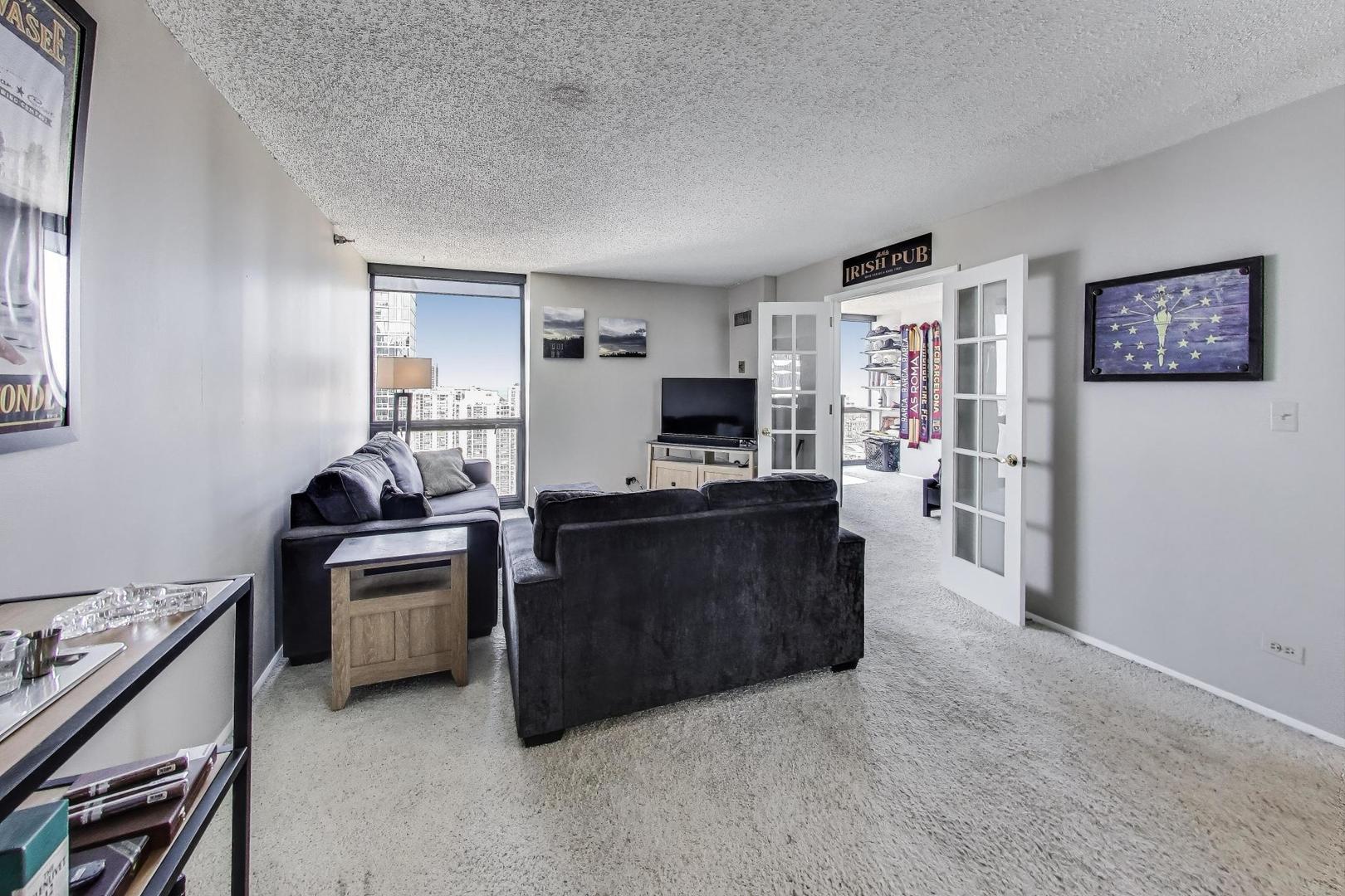 1122 N Clark Street Unit: 3304