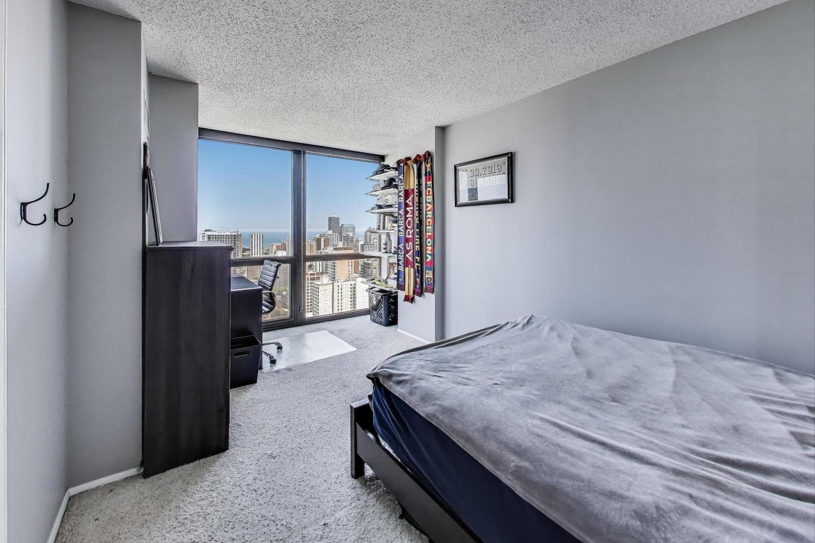 1122 N Clark Street Unit: 3304