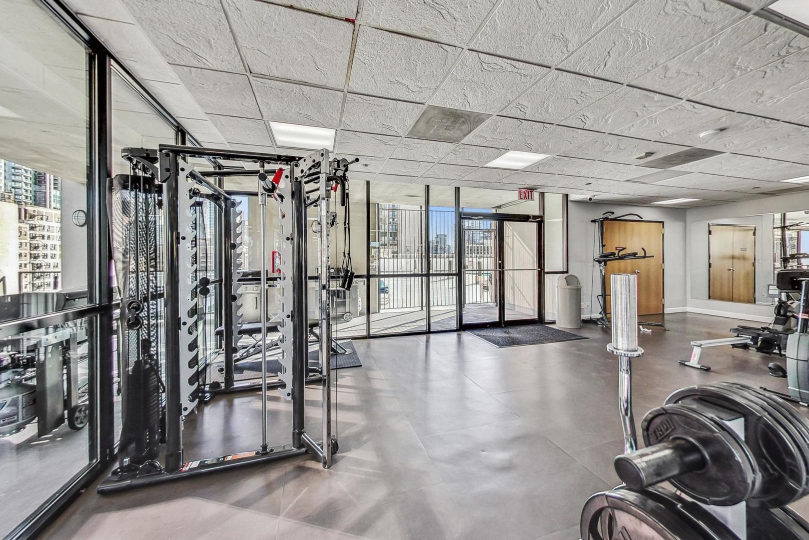 1122 N Clark Street Unit: 3304