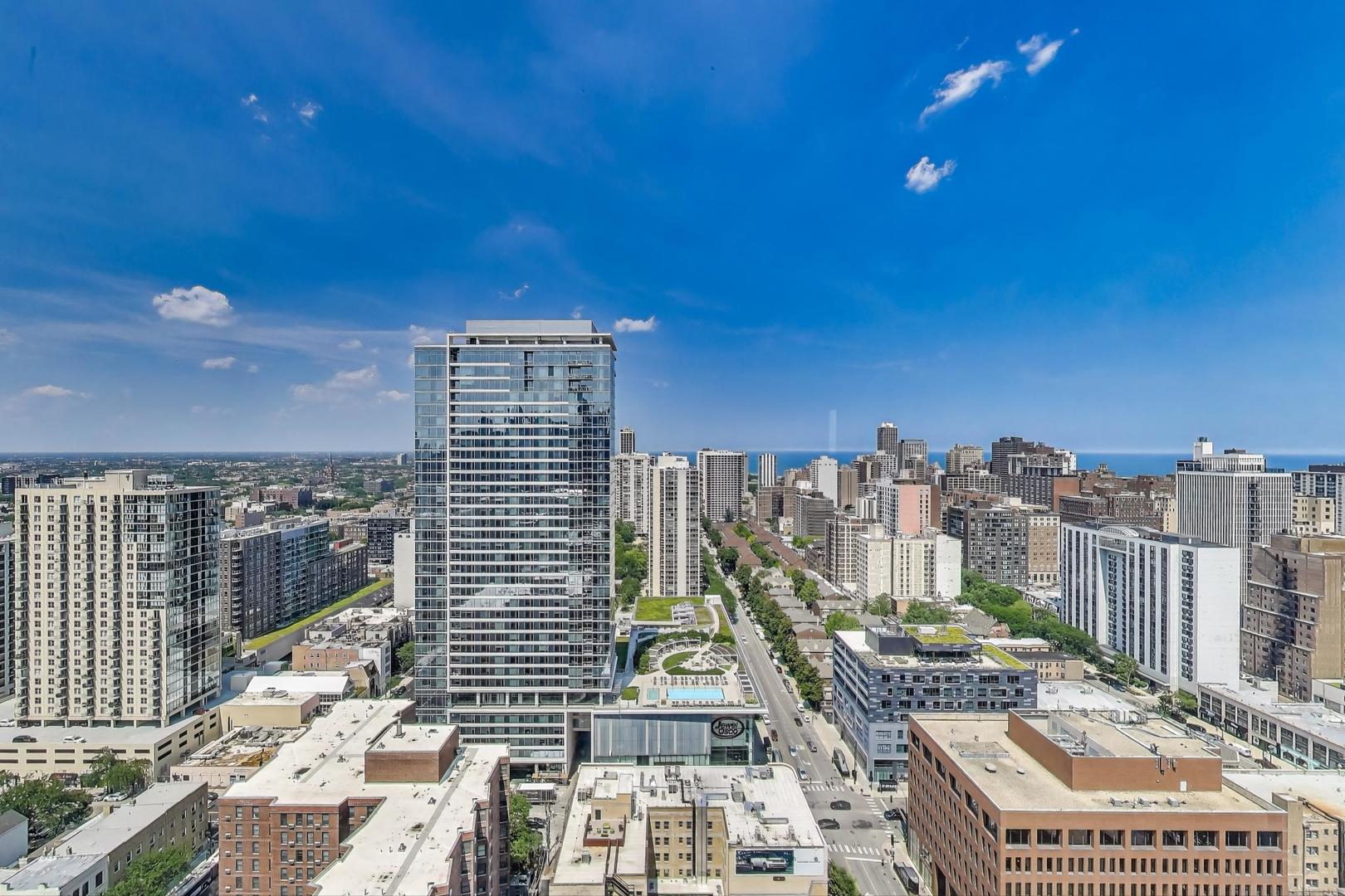 1122 N Clark Street Unit: 3304