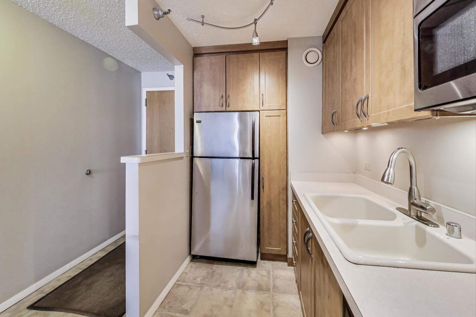 1122 N Clark Street Unit: 3304