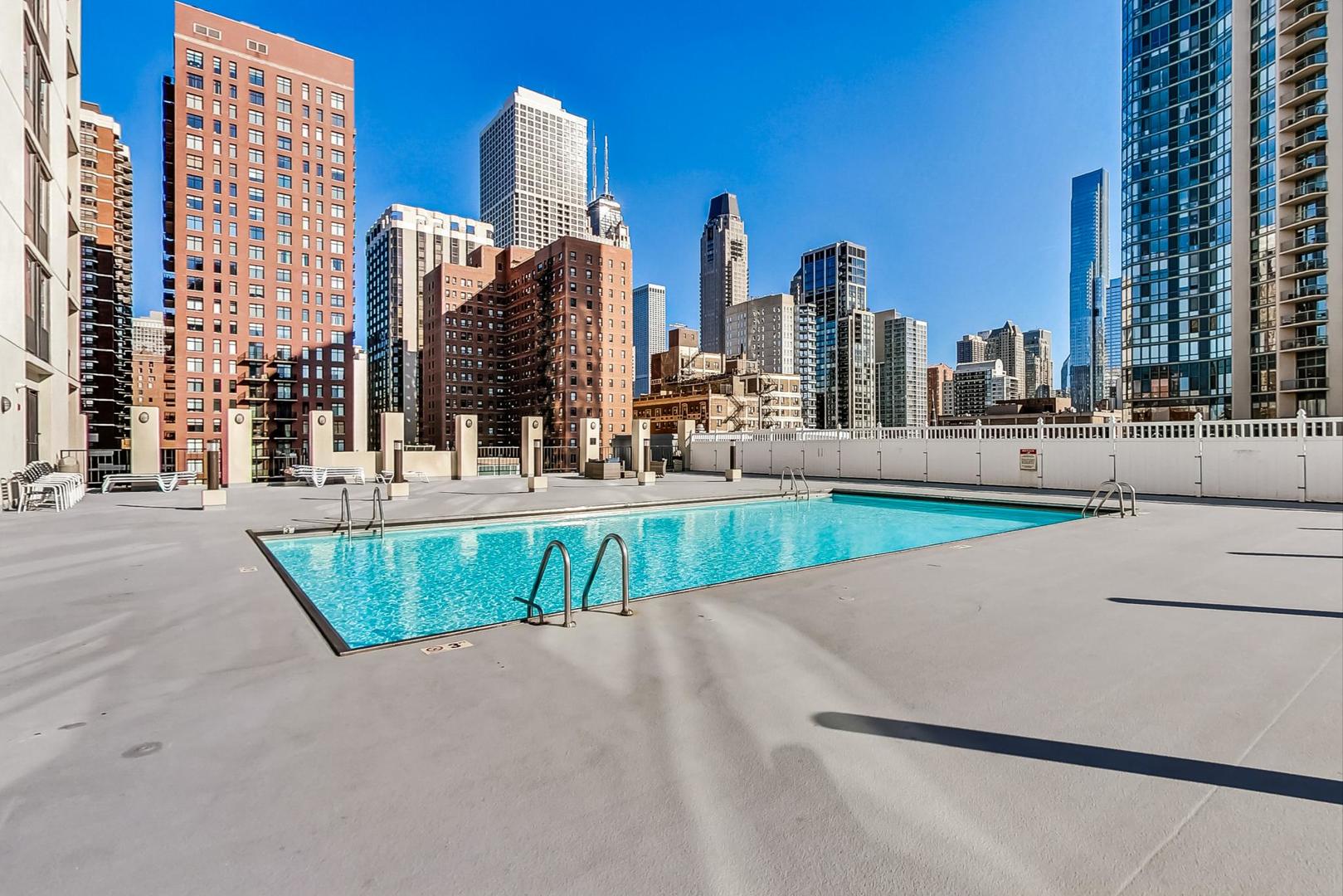 1122 N Clark Street Unit: 3304