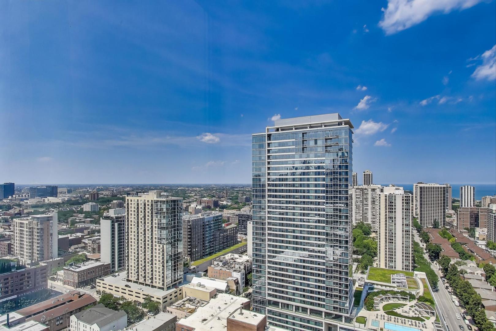 1122 N Clark Street Unit: 3304