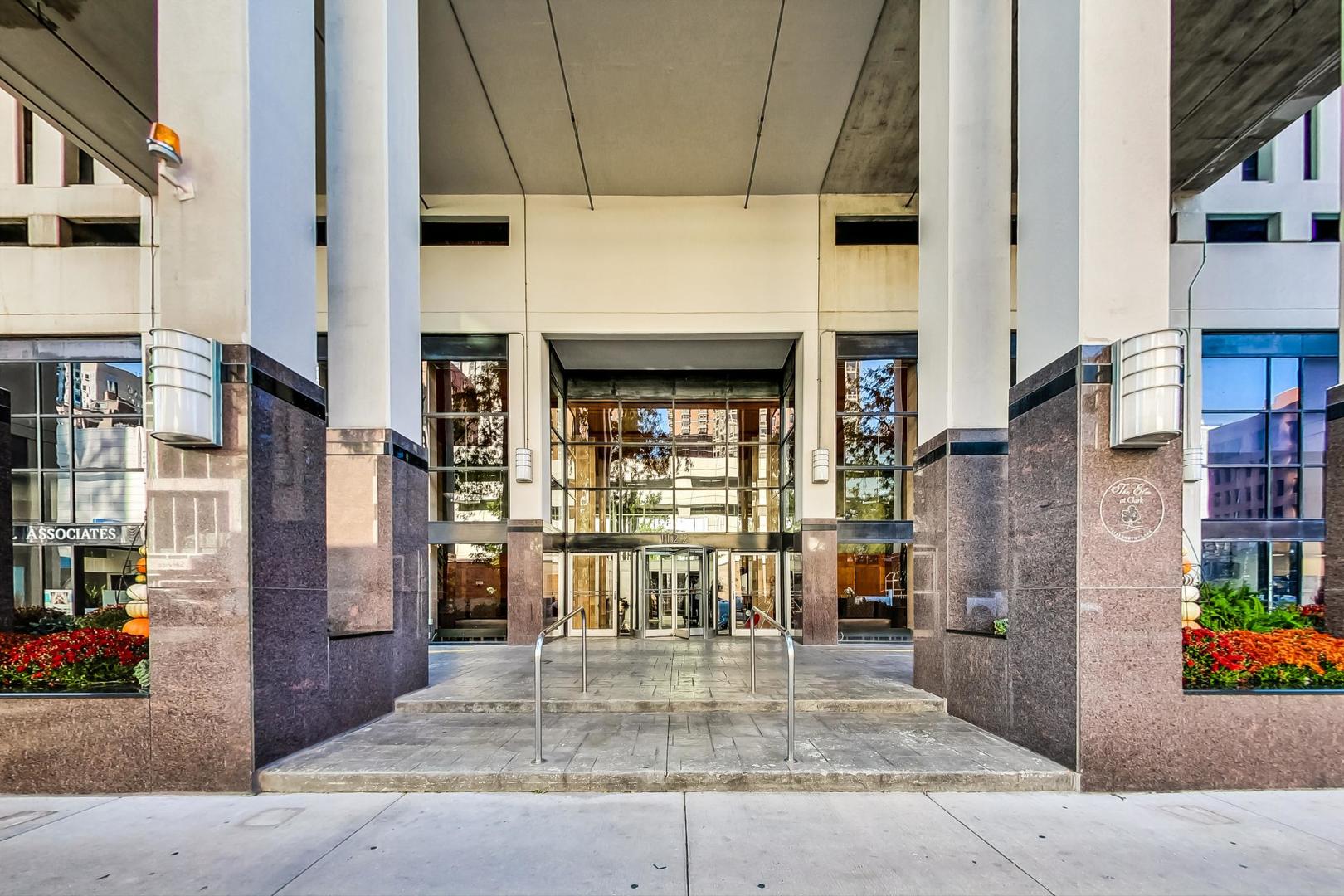 1122 N Clark Street Unit: 3304