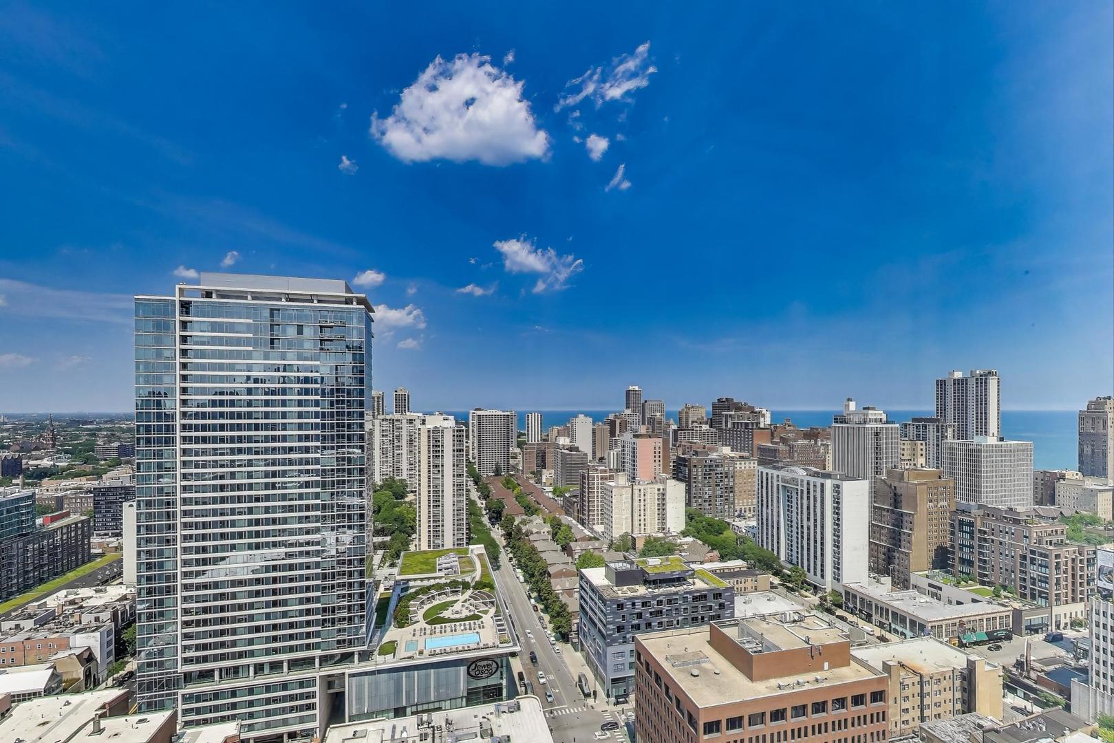 1122 N Clark Street Unit: 3304