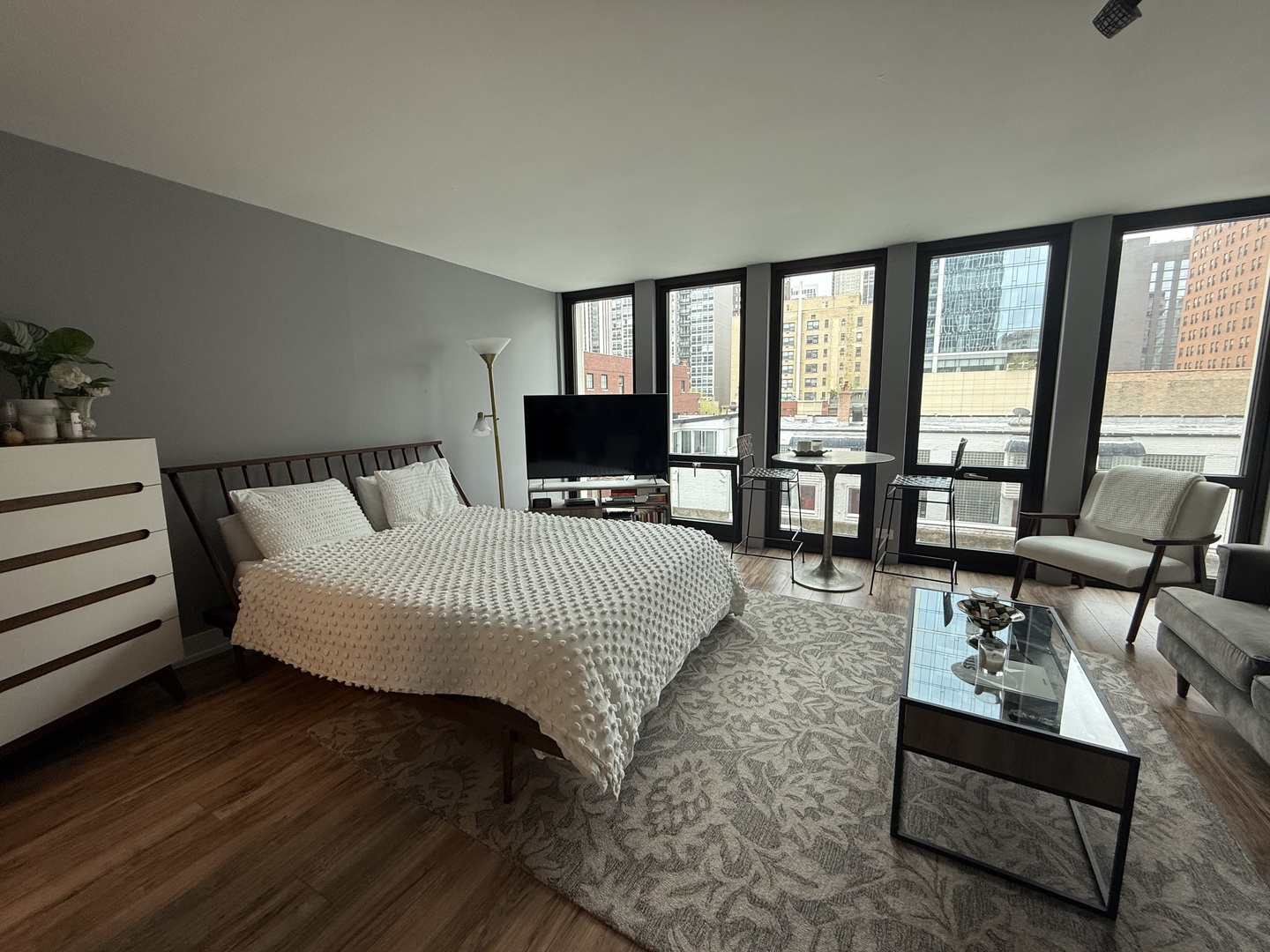 1 E SCOTT Street Unit: 505