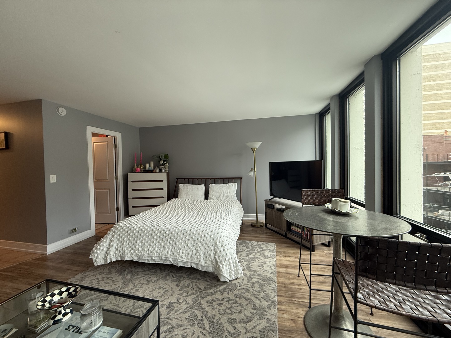 1 E SCOTT Street Unit: 505