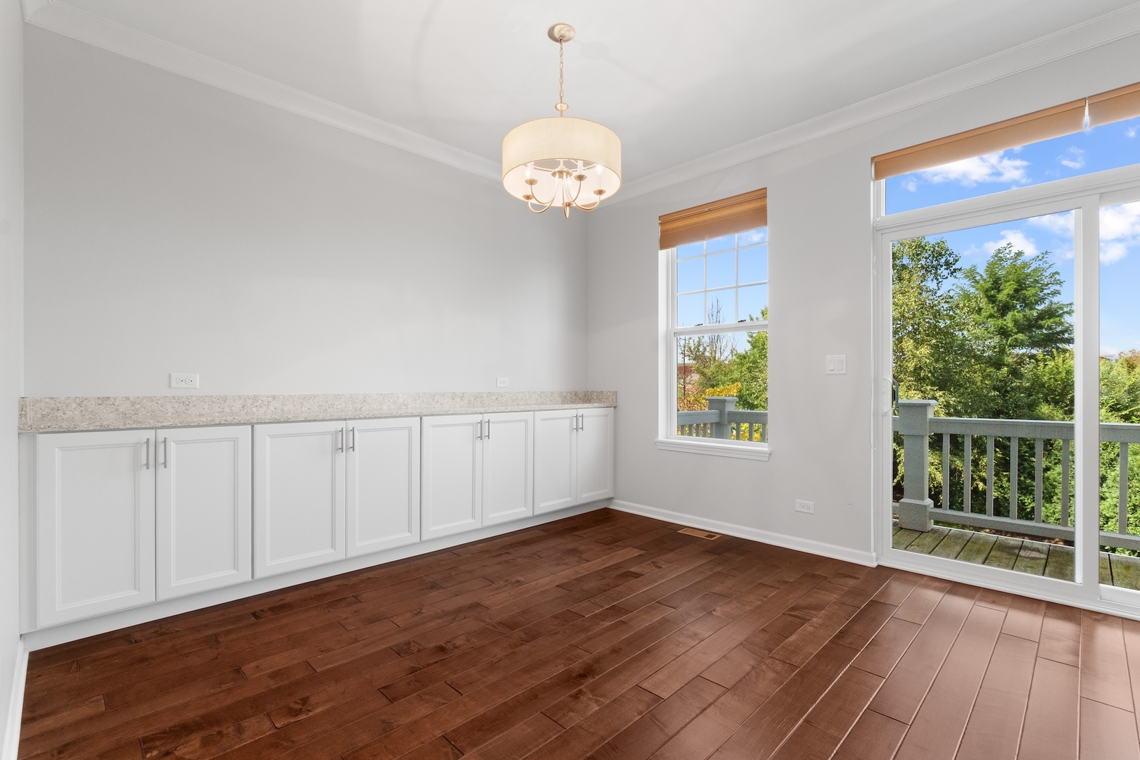 1228 W Elm Street