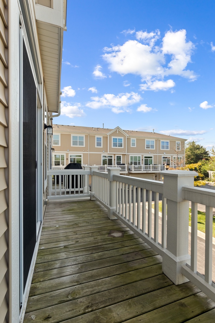 1228 W Elm Street