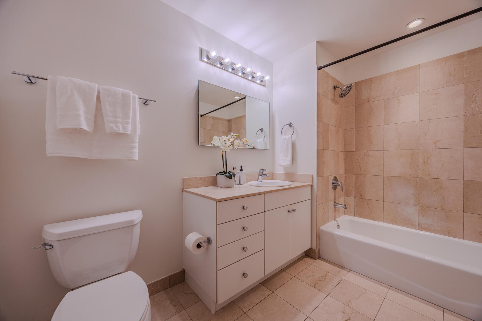 8 E Randolph Street Unit: 2503